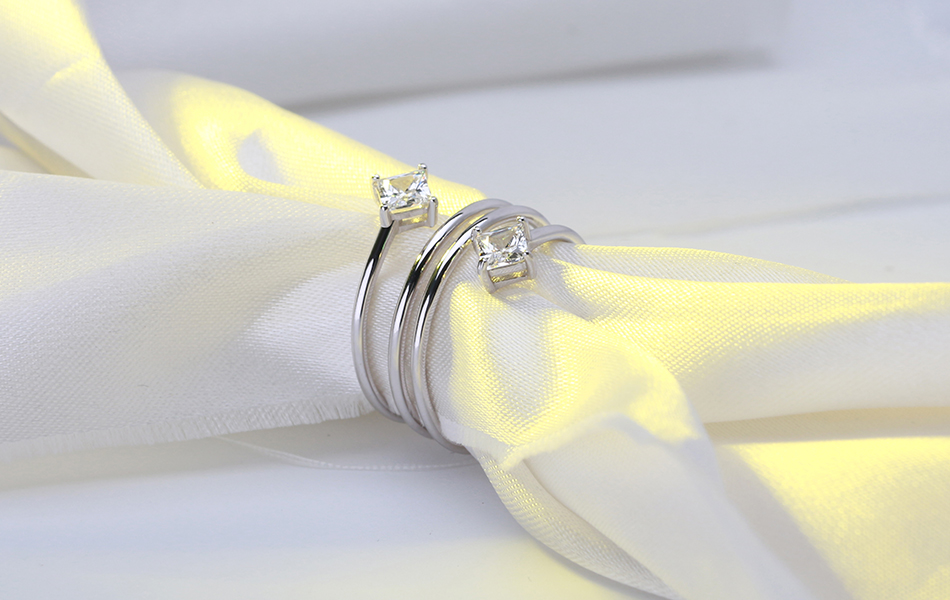 Women's Unique Designed Zircon/Silver Ring Women's Unique Designed Zircon/Silver Ring